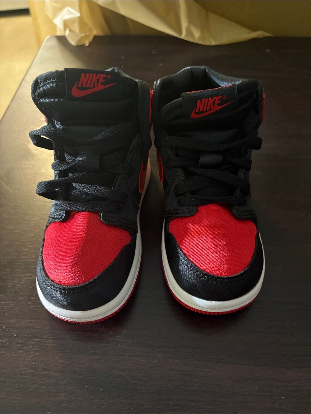 Nike Kids satin High-Top Sneakers in Black and Red